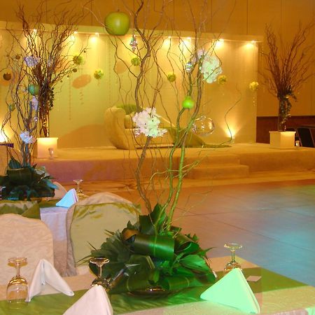 The Convention Center & Royal Suites Hotel Kuwait City Exteriör bild