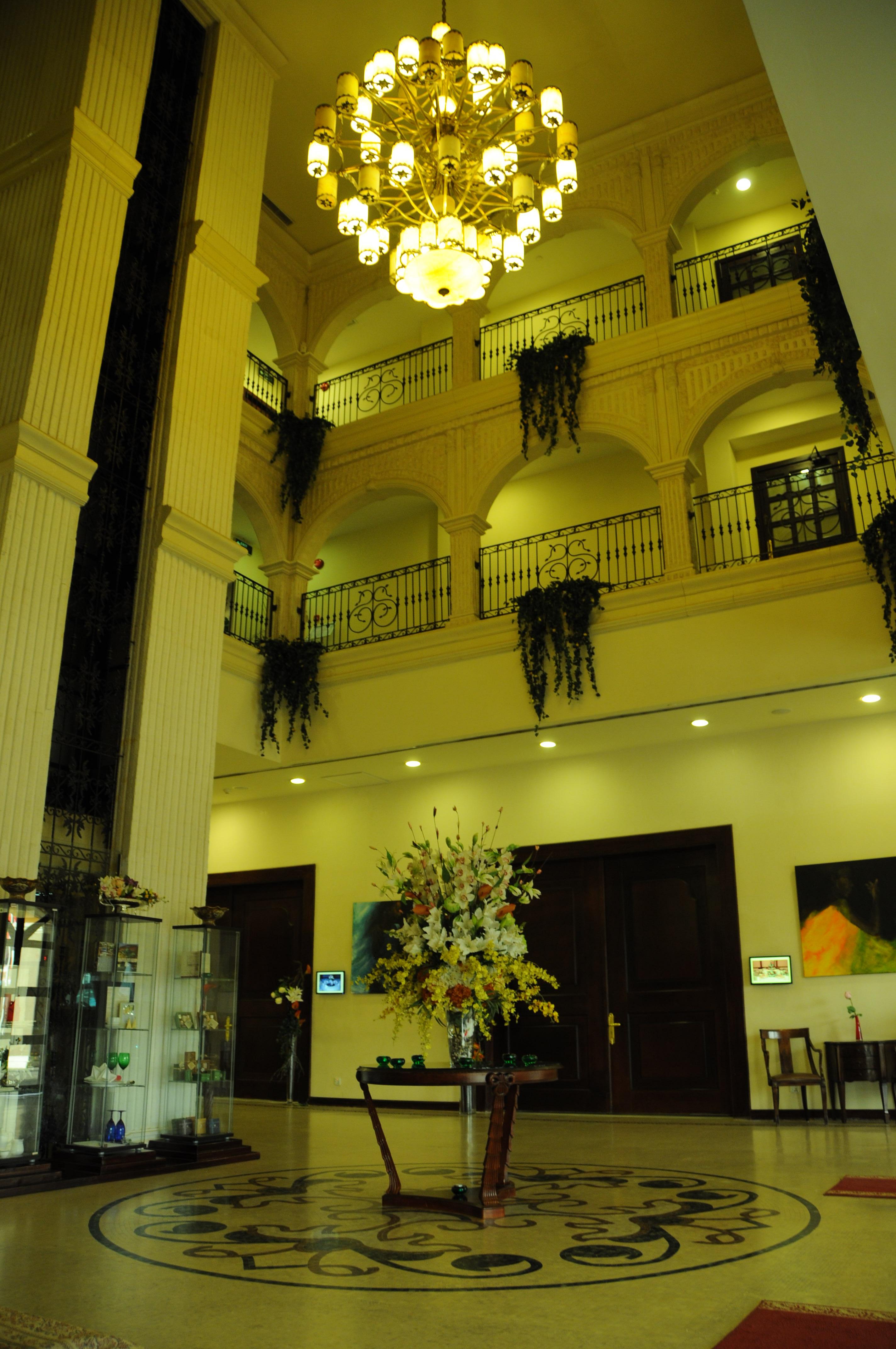 The Convention Center & Royal Suites Hotel Kuwait City Exteriör bild